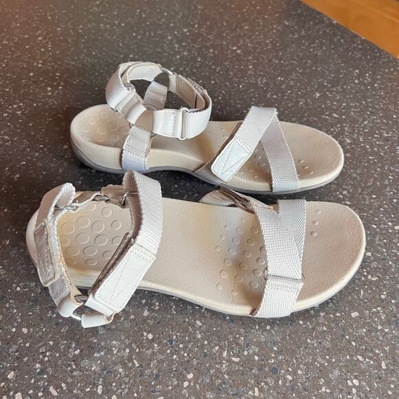 Vionic Candace Orthodic Sandals Beige Taupe Tan Nude Quick Dry Strappy Women 7.5 - Picture 2 of 8